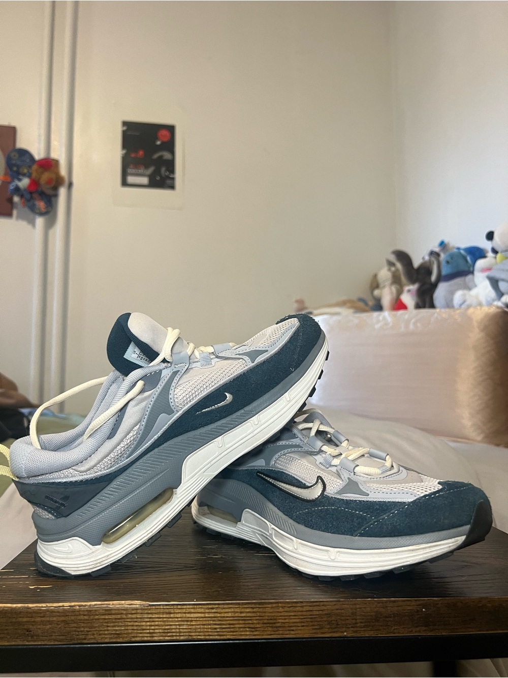Nike Navy & Cream Running Sneakers with White Label